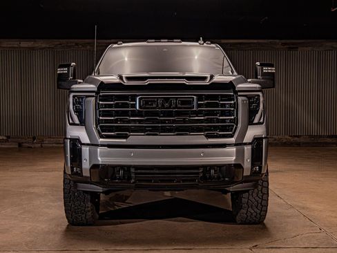 Used 2025 GMC Sierra 3500 AT4 w/ AT4 Premium Plus Package AWD/4WD image 3