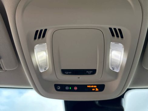 Used 2023 Buick Envision Essence image 23