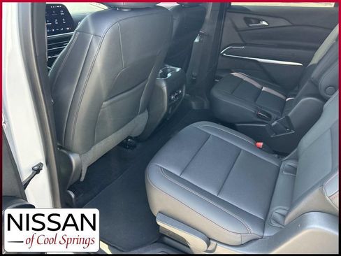 Used 2024 Chevrolet Traverse Z71 w/ Enhanced Driving Package AWD/4WD image 22