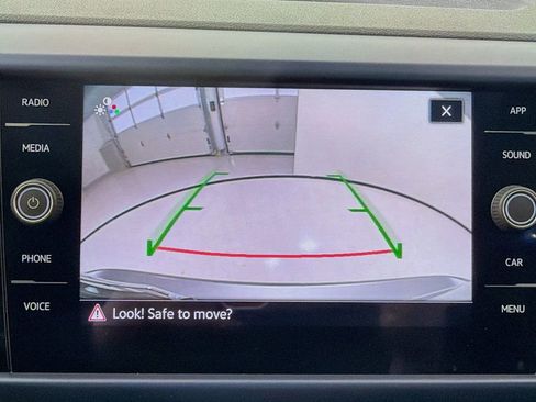 Used 2022 Volkswagen Taos SE image 14