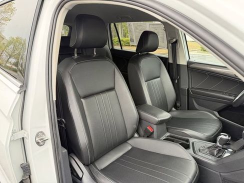 Used 2024 Volkswagen Tiguan Wolfsburg Edition image 43