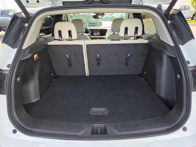 Used 2024 Buick Encore GX Avenir w/ Avenir Convenience Package FWD image 18