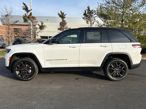 New 2025 Jeep Grand Cherokee Limited image 4