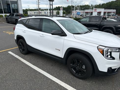 Certified 2024 GMC Terrain AT4 AWD/4WD image 2