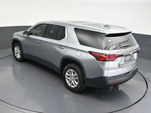 Used 2023 Chevrolet Traverse LS FWD image 18