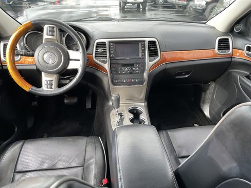 Used 2013 Jeep Grand Cherokee Overland image 32