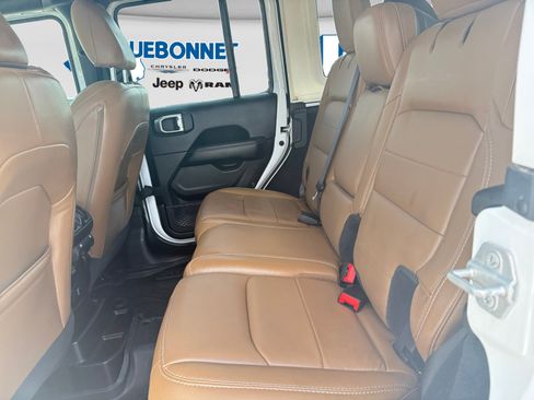 Certified 2020 Jeep Wrangler Unlimited Sahara AWD/4WD image 21