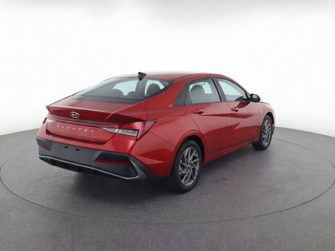 Certified 2024 Hyundai Elantra SEL FWD image 4