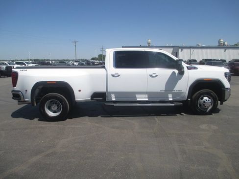 Certified 2026 GMC Sierra 3500 SLE w/ SLE Value Package AWD/4WD image 4