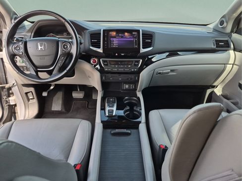 Used 2017 Honda Pilot Touring image 28