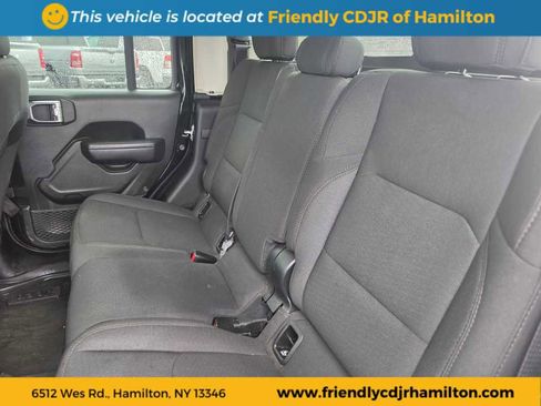 Used 2023 Jeep Gladiator Sport image 11