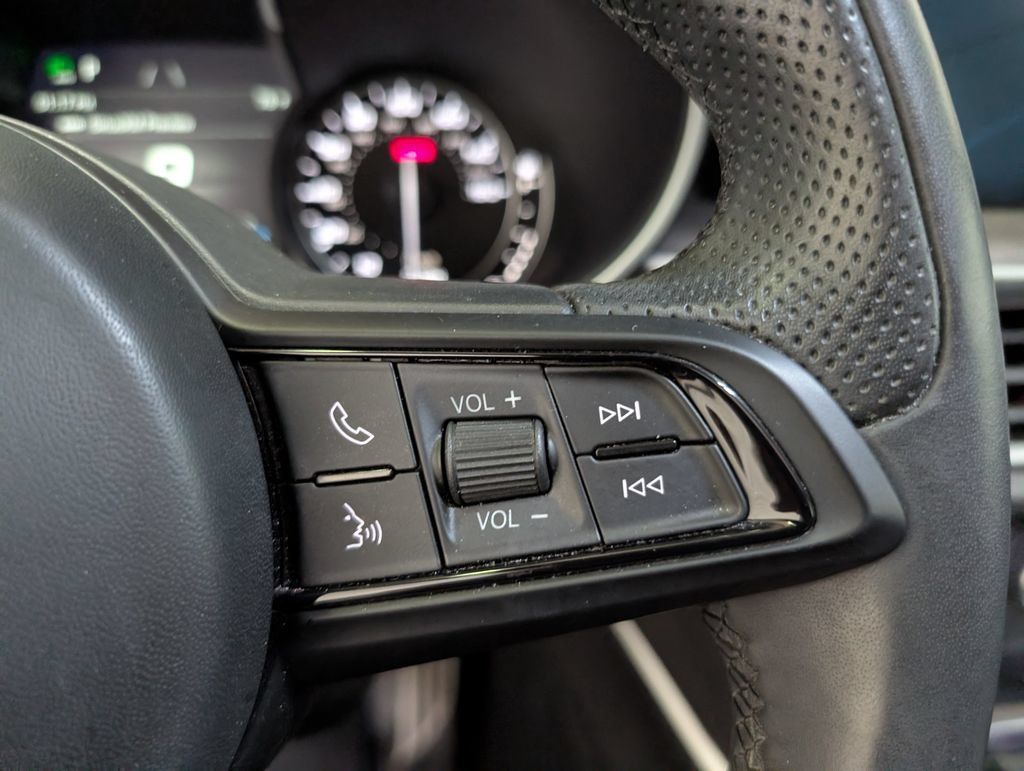 Used 2023 Alfa Romeo Stelvio Ti AWD/4WD image 19