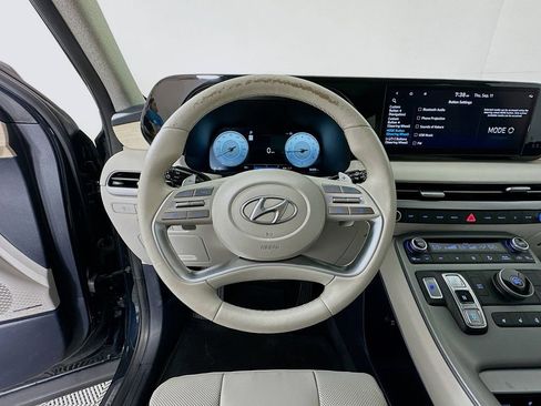 Used 2023 Hyundai Palisade Limited w/ Cargo Package FWD image 11