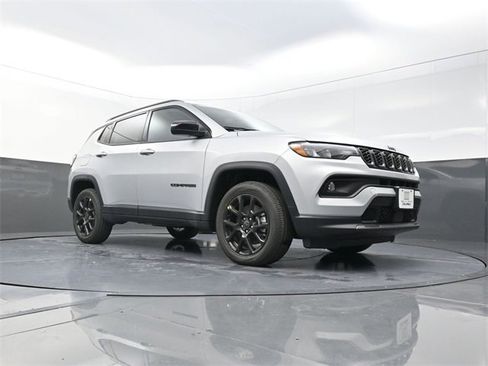 New 2026 Jeep Compass Latitude image 17