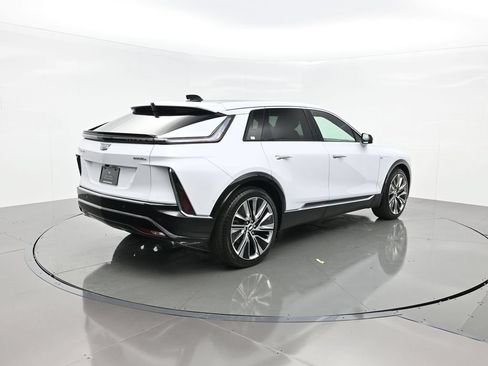 Used 2026 Cadillac Lyriq Signature Luxury w/ Nappa Leather Package AWD/4WD image 6