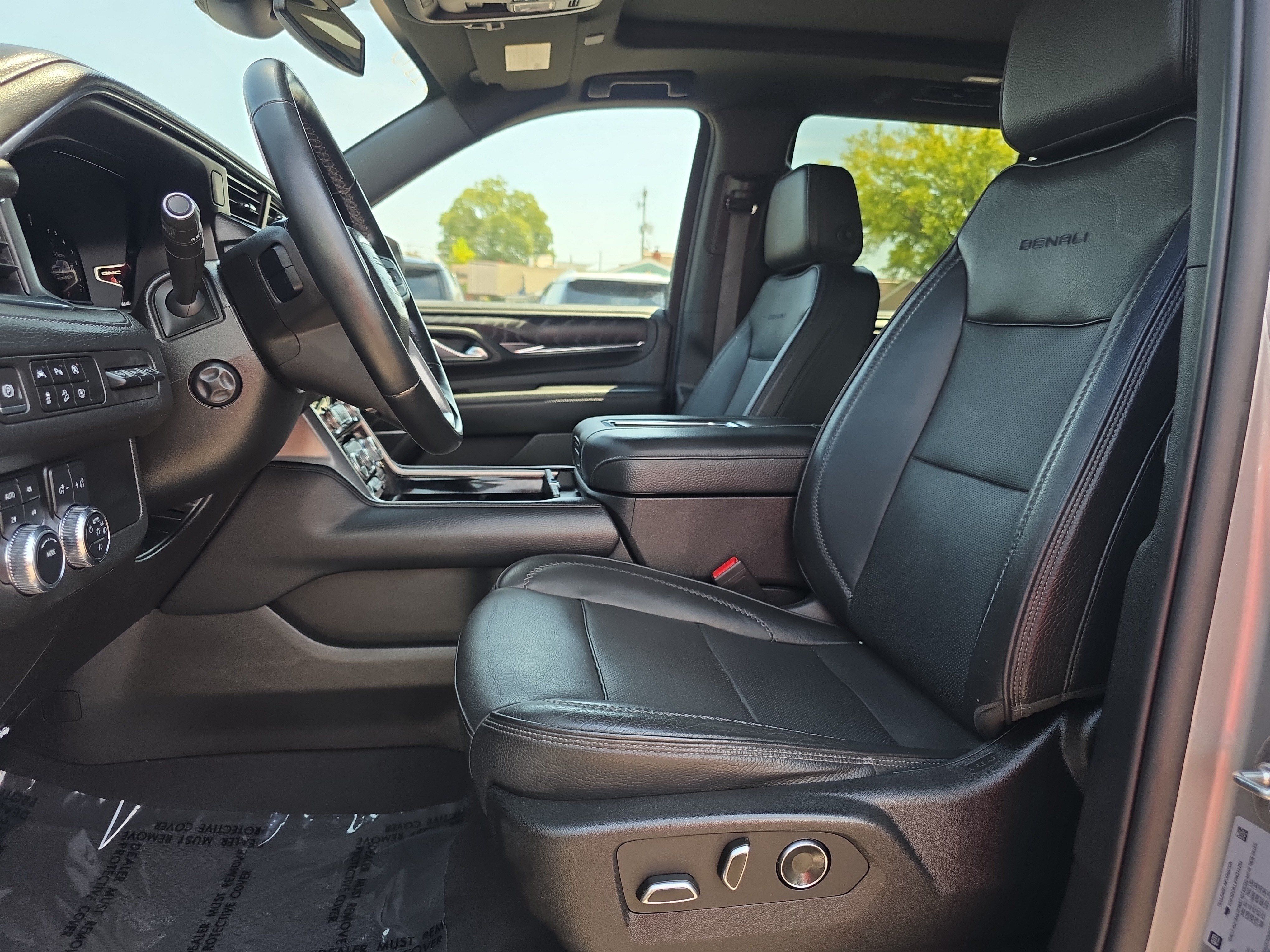 Used 2023 GMC Yukon Denali AWD/4WD image 10