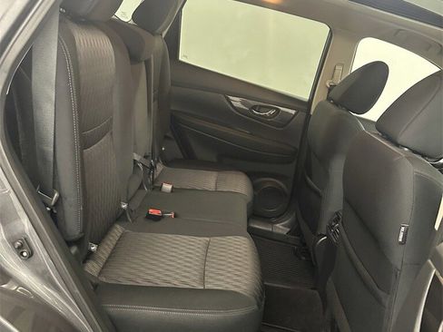 Used 2018 Nissan Rogue SV w/ Sun & Sound Touring Package image 30