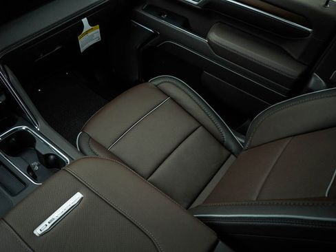 New 2026 GMC Sierra 3500 Denali w/ Denali Reserve Package image 24