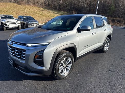 New 2026 Chevrolet Equinox LT w/ LPO, Floor Liner Package image 7