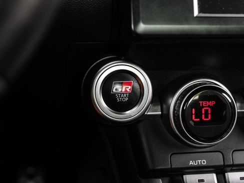 Used 2025 Toyota GR86 Premium RWD image 17