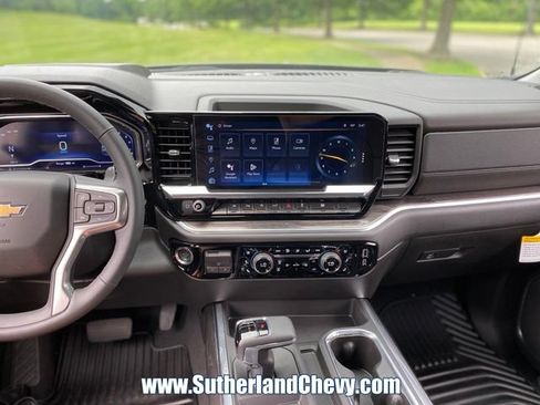 Used 2025 Chevrolet Silverado 1500 LTZ w/ Technology Package AWD/4WD image 33
