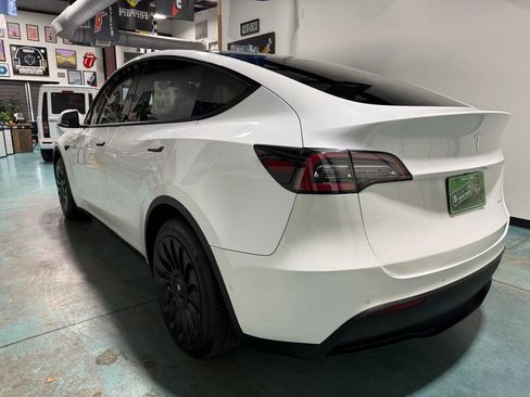 Used 2020 Tesla Model Y Long Range image 4