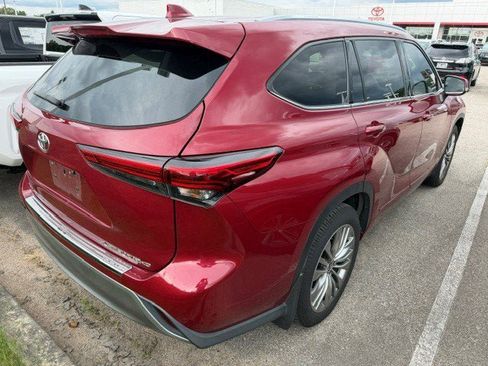 Used 2020 Toyota Highlander Platinum AWD/4WD image 4