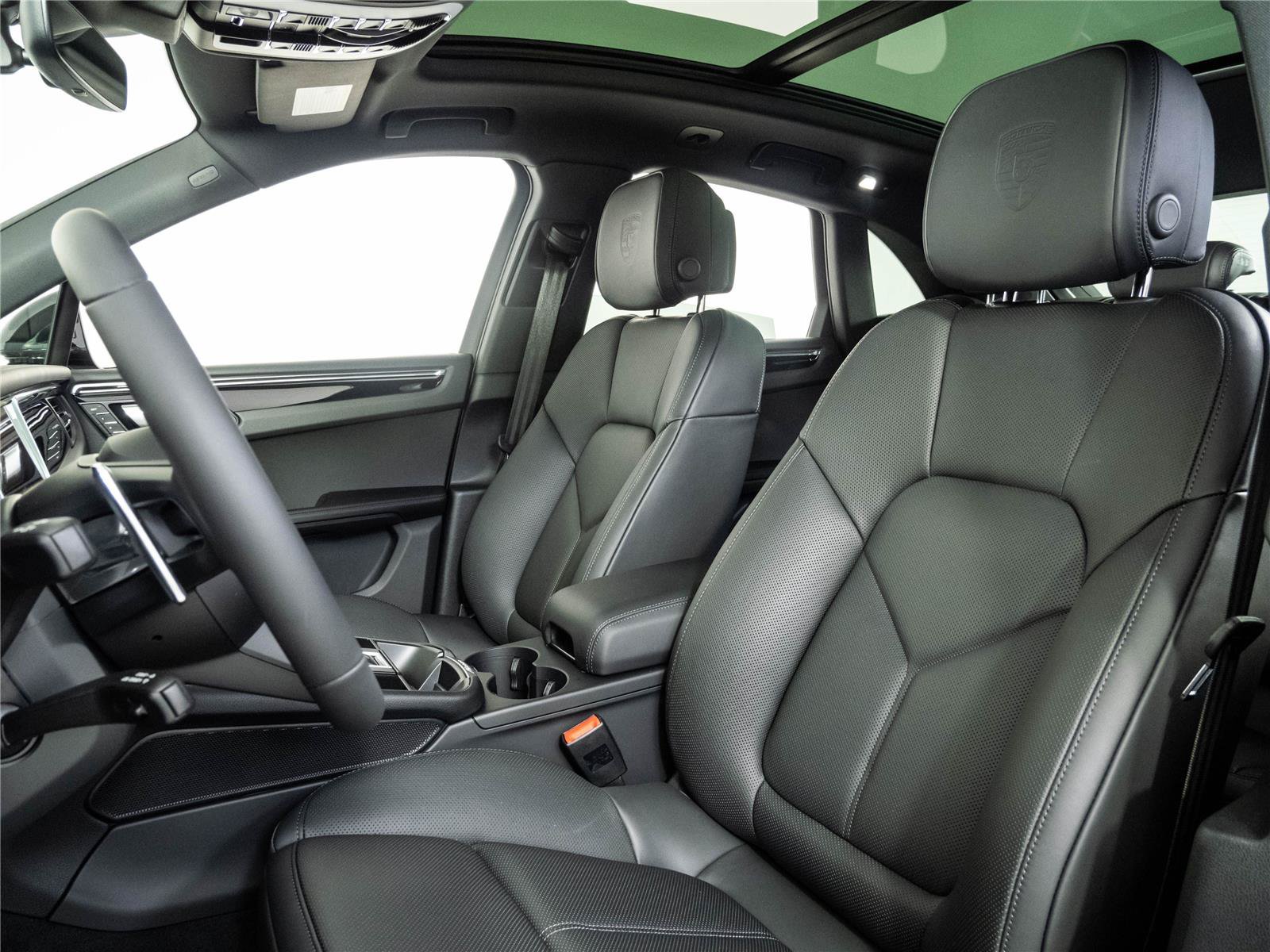 New 2026 Porsche Macan S AWD/4WD image 5
