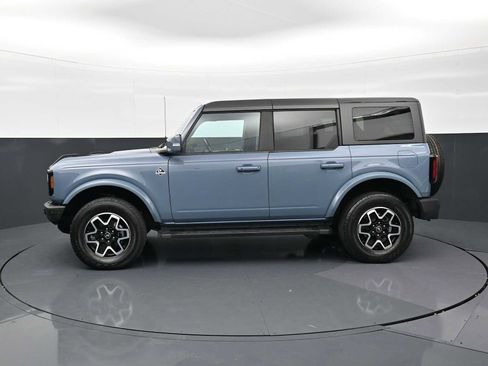 Used 2023 Ford Bronco Outer Banks AWD/4WD image 2