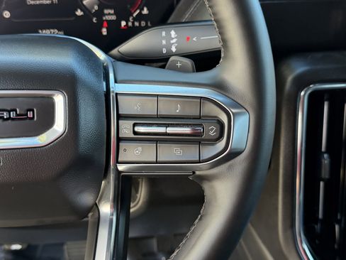 Used 2025 GMC Yukon XL Denali image 25