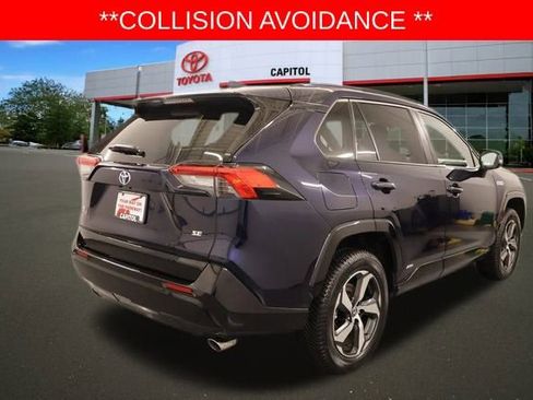 Certified 2022 Toyota RAV4 SE image 3