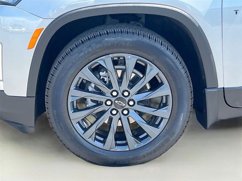 Used 2023 Chevrolet Traverse RS image 33