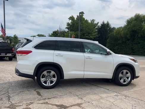 Used 2018 Toyota Highlander Limited AWD/4WD image 9