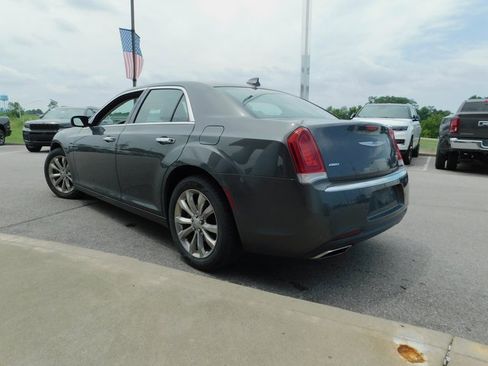 Used 2019 Chrysler 300 Limited w/ Safetytec Plus Group image 37