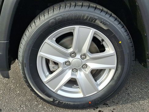 Used 2022 Jeep Compass Latitude w/ Convenience Group image 9