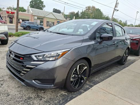 New 2025 Nissan Versa SR image 2