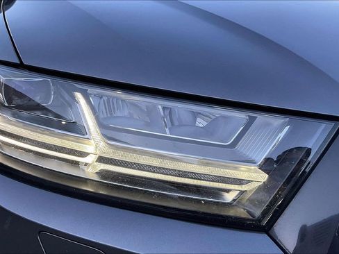 Used 2019 Audi Q7 3.0T Prestige w/ Prestige Package AWD/4WD image 32