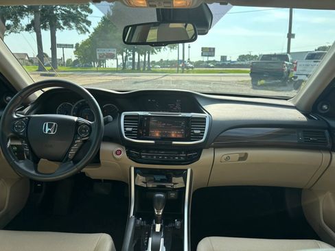 Used 2017 Honda Accord EX-L image 21