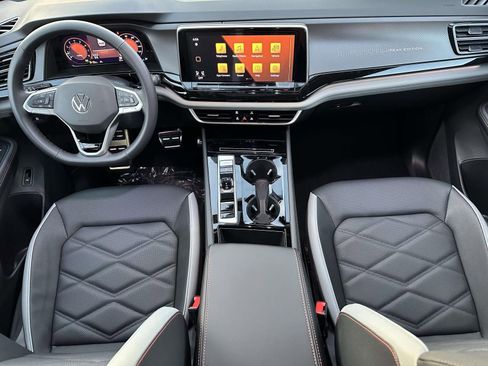 New 2026 Volkswagen Atlas Peak Edition image 11