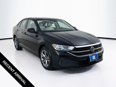 Used 2023 Volkswagen Jetta SE FWD image 1