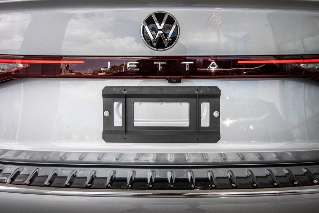 Certified 2026 Volkswagen Jetta SE FWD image 15