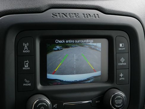 Used 2017 Jeep Renegade Latitude w/ Popular Equipment Group AWD/4WD image 28
