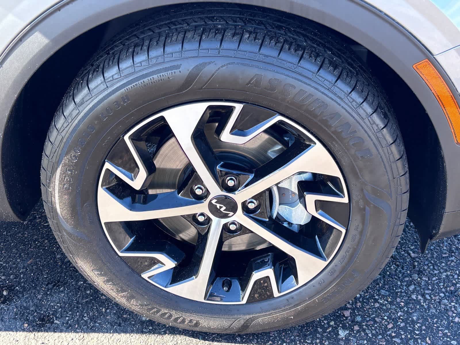 Used 2024 Kia Sportage EX FWD image 9