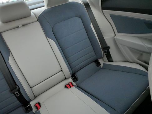 Used 2025 Volkswagen Jetta SE w/ Sunroof Package FWD image 14