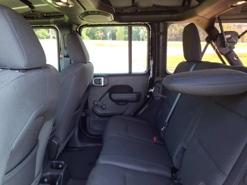 Used 2023 Jeep Wrangler Unlimited Sport AWD/4WD image 5