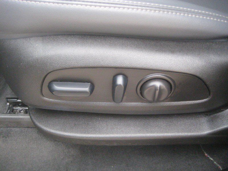 Used 2024 Buick Enclave Essence w/ Sport Touring Edition FWD image 14