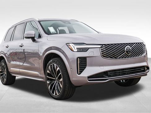 New 2026 Volvo XC90 B6 Plus w/ Protection Package image 3