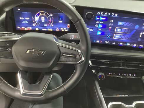 Used 2024 Chevrolet Traverse LT w/ Midnight/Sport Edition image 16