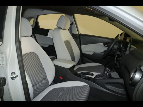 Used 2022 Hyundai Kona SE image 26