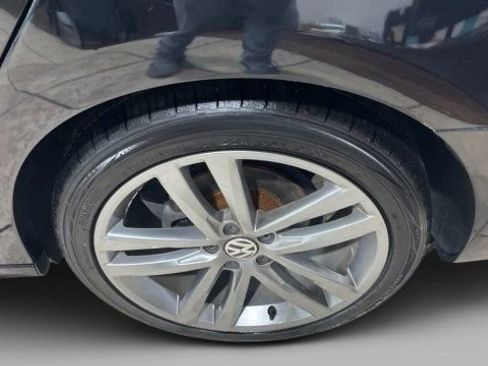 Used 2018 Volkswagen Passat 2.0T R-Line FWD image 5